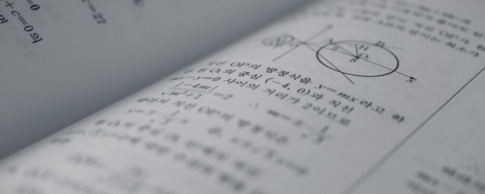 17.cn每日大赛题目界面示例，展示单选题、判断题与多选题的界面样式及倒计时答题区域